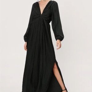 Nasty Gal Black Pleated Twist Front Balloon Sleeve Maxi Dress - US 2